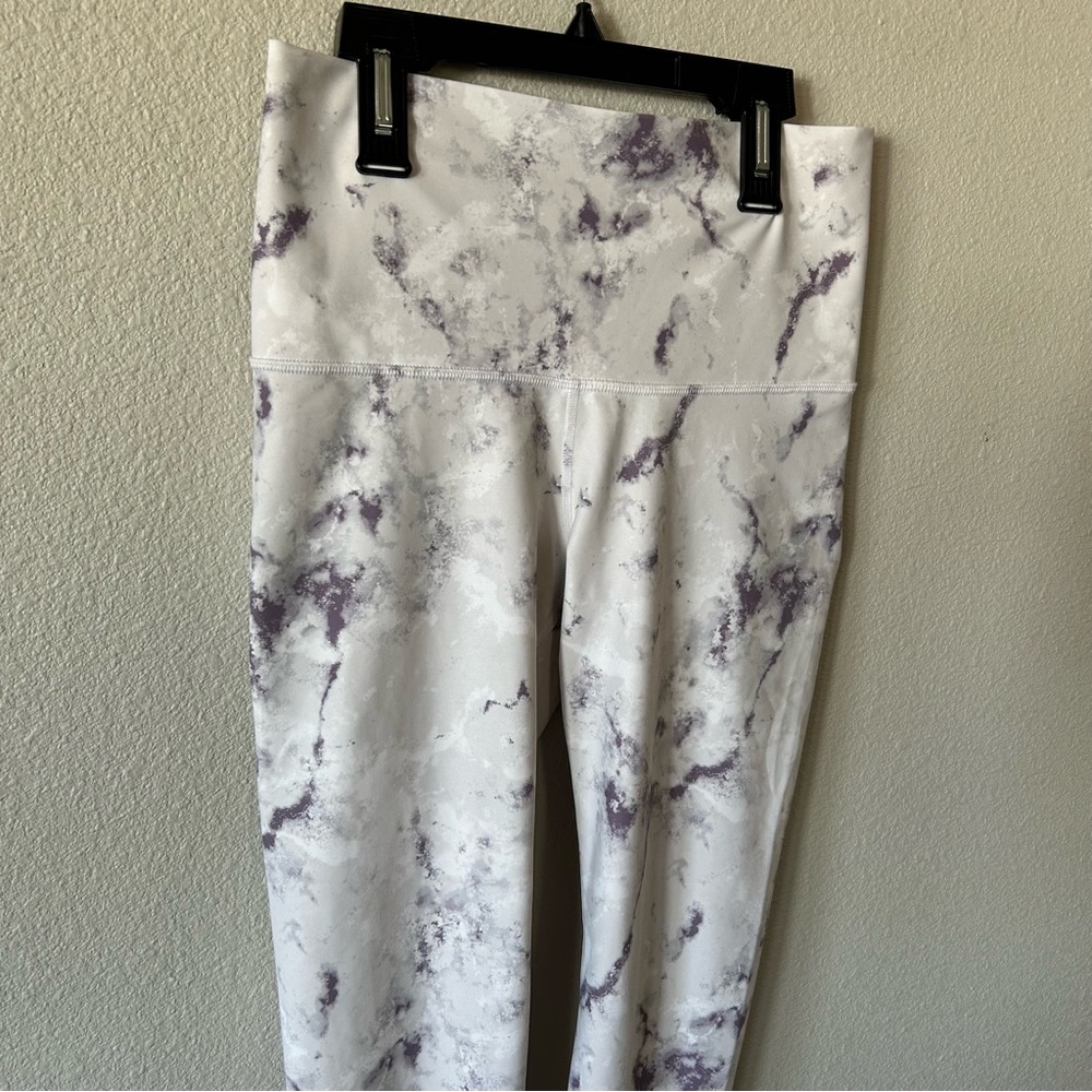 Old Navy PowerSoft Extra High Waisted Leggings - Picture 3 of 6